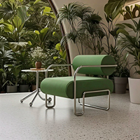 Chaise de salle à manger moderne en velours avec structure en acier durable pour hôtel, salon et usage extérieur