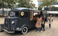 Remolque de Comida Eléctrico Retro Personalizado Citroën con Horno Eléctrico Comercial para Hornear Baguettes, Ideal para Calles Históricas