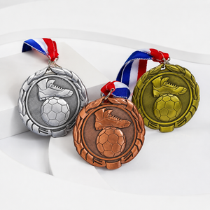 เหรียญรางวัลฟุตบอลสำหรับการแข่งขันกีฬา 2 มิติ 3 มิติ คุณภาพพรีเมียม ขายดี พร้อมริบบิ้นแบบกำหนดเองสำหรับผู้ชนะและผู้เข้าร่วม - Product Image 1