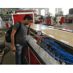 Máquina de panel de puerta hueca de PVC WPC/máquina de fabricación de plástico - Product Image 3