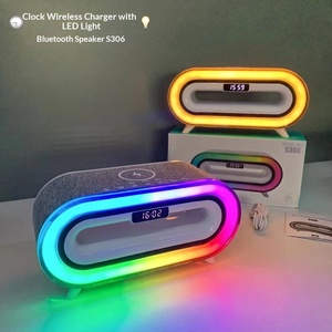 Lampe d'ambiance RGB portable avec mini-haut-parleur de bureau, horloge, radio FM, lecteur de carte TF et haut-parleur sans fil V5.0 - Product Image 2