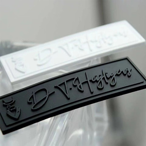 Tùy chỉnh 3D mềm PVC Logo Nhiệt Báo Chí dập nổi cao su Silicone móc và vòng lặp bền vững PVC vá may trên cao su các bản vá lỗi - Product Image 2