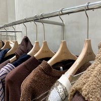 Cintre pour tissu en bois massif de haute qualité, vente en gros, logo personnalisé, vintage, vente