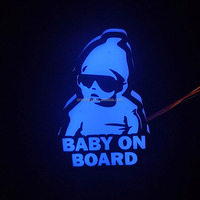 Nouvel emblème LED extra-léger (acrylique + LED) multicolore pour Abarth 124 Spider (2016-) Écologique 12V Décoration de voiture