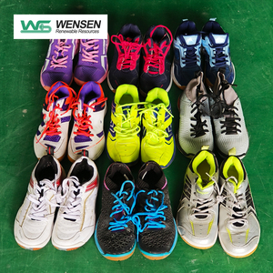Calzado deportivo <span class=keywords><strong>de</strong></span> <span class=keywords><strong>tenis</strong></span> <span class=keywords><strong>de</strong></span> bádminton usado, <span class=keywords><strong>venta</strong></span> al <span class=keywords><strong>por</strong></span> mayor <span class=keywords><strong>de</strong></span> segunda mano, entrenamiento profesional, gran oferta, zapatos para interiores y exteriores, proveedor - Product Image 1