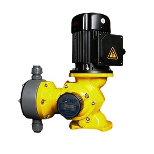 Pompe doseuse à membrane mécanique série Cnp G 1800 L/h, hauteur de refoulement 100 m, moteur électrique monophasé, raccord à bride - Product Image 1