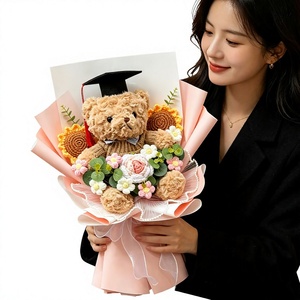 Oso <span class=keywords><strong>de</strong></span> Peluche con Ramo <span class=keywords><strong>de</strong></span> Rosas <span class=keywords><strong>de</strong></span> Hilo <span class=keywords><strong>de</strong></span> Girasol Creativo, Arreglo Floral Hecho a Mano, Regalo <span class=keywords><strong>de</strong></span> Graduación para Niños - Product Image 1