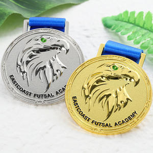 Médailles de sport personnalisées en métal avec tête d'aigle en relief 3D, en alliage de zinc plaqué or et argent, émail, pour futsal et académies - Product Image 1