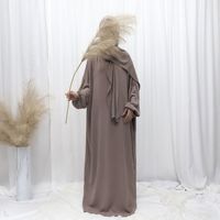 Ensemble Abaya d'hiver uni et modeste en deux pièces avec foulard, style simple et élégant à coupe classique