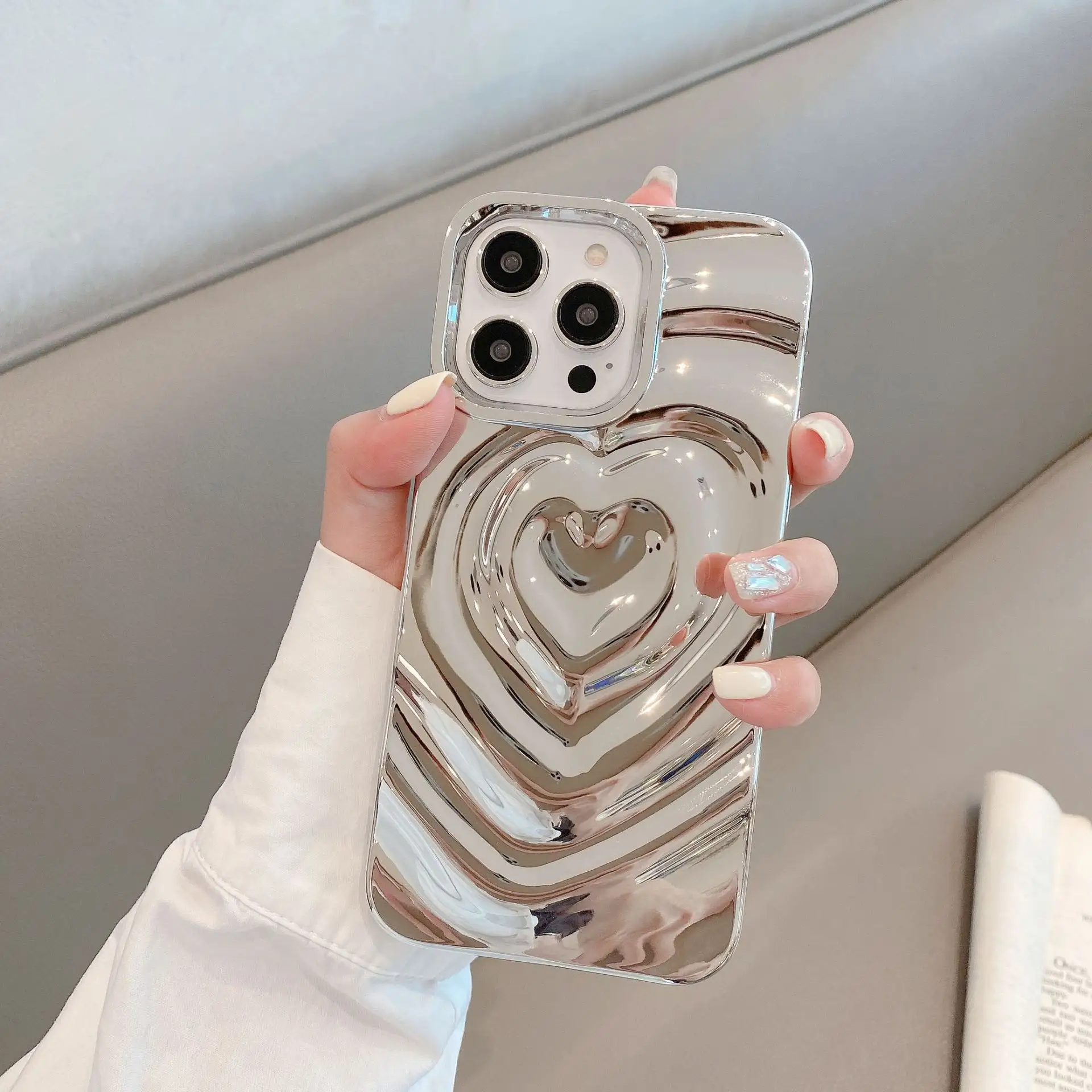 3D tình yêu trái tim dễ thương nước gợn mô hình sóng xoăn hình dạng Bling long lanh cho phụ nữ cô gái mềm trường hợp điện thoại cho Iphone 15 Pro Max