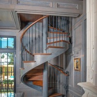 Escaliers en colimaçon droits d'intérieur en bois de chêne flottant pour appartements et villas de conception moderne et durable des États-Unis