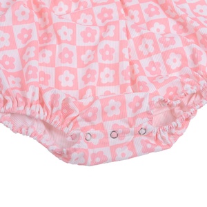 Impression personnalisée en usine, vente en gros, justaucorps bébé en coton biologique/polyester tricoté avec boutons-pression, motif Léo et Lune, taille élastique à volants - Product Image 6