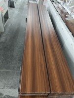 Panel de Pared y Techo de PVC Resistente y Moderno con Diseño de Grano de Madera para Decoración de Interiores de Casas, Baños y Hoteles