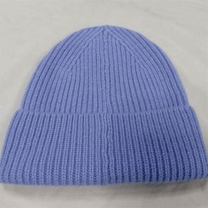 Vente en gros de bonnets en laine de haute qualité pour femmes et hommes, bonnets tricotés chauds pour l'hiver, logo brodé personnalisé - Product Image 5