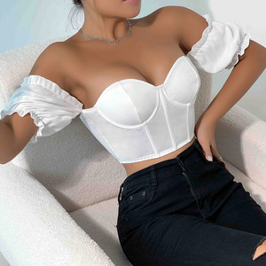 وصول جديد: بلوزة نسائية قصيرة الأكمام بكتف واحد مكشوف، بتصميم أنبوبي وأكمام منفوخة، ضيقة ومكشكشة، تي شيرت قصير للنساء - Product Image 1