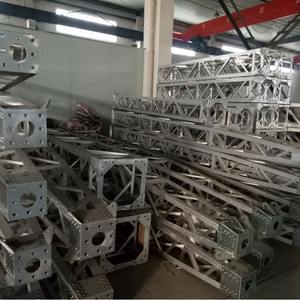 Échafaudage suspendu interne en alliage d'aluminium de 300 à 600 mm avec structure en treillis pour tours de levage de construction - Product Image 3