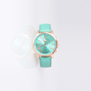 Nuovo <span class=keywords><strong>Orologio</strong></span> da <span class=keywords><strong>Donna</strong></span> Dorato di Lusso con Bracciale, Numeri Romani, Cinturino in Ecopelle, Analogico al Quarzo, Elegante <span class=keywords><strong>Orologio</strong></span> Geneva da <span class=keywords><strong>Donna</strong></span> - Product Image 3