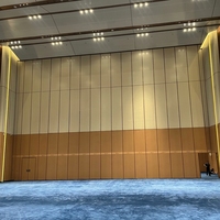 Système de cloison mobile motorisée, cloison acoustique semi-automatique avec commande par bouton-poussoir pour les centres de conférence