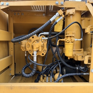 Excavatrice d'occasion japonaise de haute performance CAT320B 20 tonnes, pelle sur chenilles d'occasion pour travaux municipaux, en stock avec CE EPA - Product Image 6