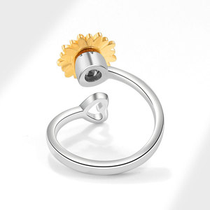 Bague anti-stress ajustable Tournesol en cuivre plaqué or avec zircon pavé, Bijou 'Tu es mon rayon de soleil', Cadeau d'amour pour petite amie - Product Image 4