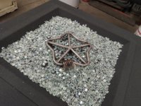 Vente d'usine - Table de foyer carrée à gaz en acier au carbone noir mat personnalisée avec télécommande pour patio
