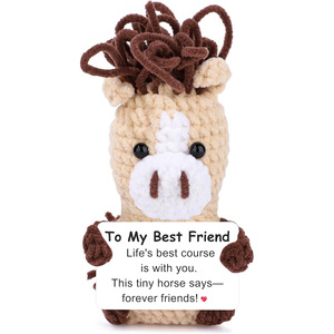 Poupée en <span class=keywords><strong>laine</strong></span> tricotée à la main, <span class=keywords><strong>cheveux</strong></span> bruns, ornements montants, crochetée à la main, couleur kaki - Product Image 4