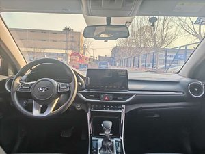 <span class=keywords><strong>Kia</strong></span> K3 Berline 2020 d'occasion avec intérieur foncé, boîte automatique 1.5L CVT, conduite à gauche, sièges en tissu R16, caméra de recul, taille des pneus R17 - Product Image 5