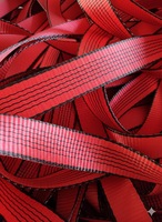 Venta al por mayor de fábrica: Rollo de cincha de poliéster de 35mm, 50mm, 100mm, 5000kg, 10T de alta resistencia para la producción de correas de amarre con trinquete