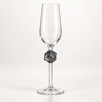 Luxuriöser, wiederverwendbarer, doppelwandiger, mundgeblasener Kristall-Glas-Edelstein-Stiel-Dekorationsbecher, eleganter, klarer Flötenkelch für Bar und Hochzeit