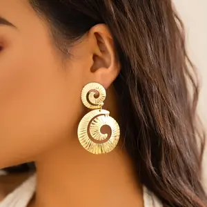 Kaimei Fashion Jewelry orecchini con simbolo di conchiglia in metallo geometrico esagerato piccoli orecchini pendenti in oro a spirale in metallo rotondo tribale