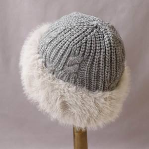 Bonnet tricoté chaud pour femme avec logo personnalisé, style slouchy, bord en peluche, idéal pour l'hiver et le ski – Fabrication usine avec 17 ans d'expérience - Product Image 4