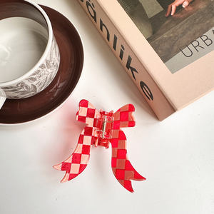 Barrettes à cheveux en acétate en forme de papillon au design personnalisé, accessoires de cheveux exquis pour femmes, vente en gros - Product Image 1