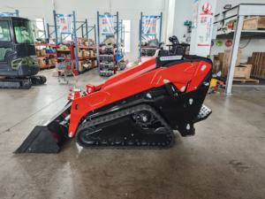 2025年新登場 V1000 ミニスキッドステア バックホー フロントローダー クボタディーゼル 1000LBS積載量 KYB油圧トラックローダー - Product Image 3