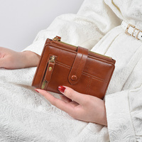 Dompet koin wanita, gesper kulit pu lembut pemegang kartu ritsleting ganda gaya pendek tiga lipat