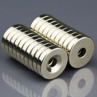 Aimants permanents en néodyme N35-N52 de 16 mm, 20 mm, 25 mm, 32 mm avec trous fraisé pour vis, base magnétique noire puissante pour montage et découpe