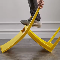 Chaise de salle à manger en plastique PP durable, empilable, minimaliste et colorée, pour l'extérieur, vente en gros