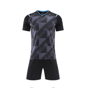 Ensemble complet d'équipement de football - Uniformes de football personnalisés comprenant <span class=keywords><strong>maillot</strong></span>, short et chaussettes - Product Image 1