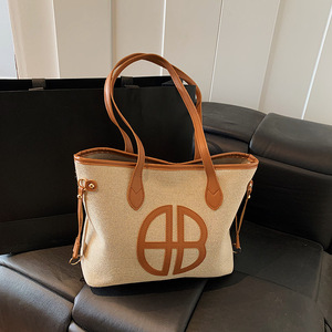 <span class=keywords><strong>Sac</strong></span> fourre-tout d'épaule grande capacité pour trajets quotidiens, nouvelle collection 2026, chic et décontracté pour femme, patchwork élégant bicolore en PU avec fermeture éclair - Product Image 4