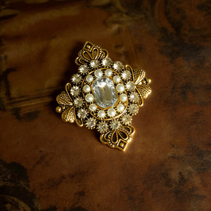 Broche Clásico de Aleación Chapado en Oro con Forma de Flor, Pin de Cruz, Lujoso y Elegante para Fiesta, Boda, Compromiso, Regalo para Damas - Product Image 4