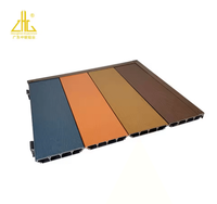 Planches de terrasse en aluminium et plastique pour systèmes de revêtement de sol extérieur utilisés dans les projets de construction de terrasses, de balcons et de jardins