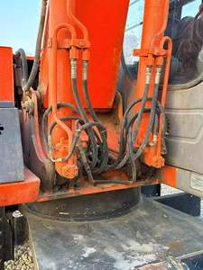 Excavatrice sur pneus d'occasion en bon état Hitachi ZX130W Peinture d'origine Excavadora Hitachi ZX130 ZX135 ZX140 ZX200 à Shanghai - Product Image 3