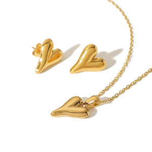 Ensemble collier et boucles d'oreilles en acier inoxydable en forme de cœur, plaqué or 18 carats, bijoux cadeau pour femmes, ensembles de bijoux tendance - Product Image 3