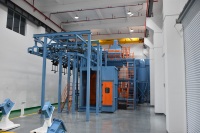 Máquina de Granallado de Alta Eficiencia con Estructura de Acero, Transportador Aéreo de Cadena Colgante, Motor, Sistema PLC para