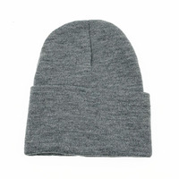 Patch en cuir personnalisé de haute qualité de Style de mode hommes femmes bonnets en acrylique de couleur unie chapeaux d'hiver chauds tricotés