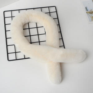 Bufanda de piel de imitación para mujer, bufanda cálida de invierno suave estilo conejo para exteriores - Product Image 2