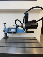 Machine de taraudage électrique servo automatique CNC M6-36 à bras flexible pour le perçage de filetages métalliques