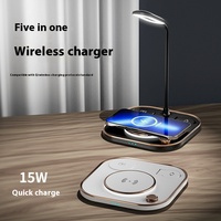 Fabricant trois-en-un chargeur sans fil lampe de bureau 15W puissance de sortie pour Apple Huawei téléphones mobiles et montres en gros