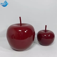 Grande sculpture décorative moderne en fibre de verre en forme de pommes rouges géantes pour l'extérieur, modèle d'accessoire en résine artisanale