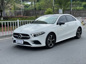 รถยนต์เมอร์เซเดส-เบนซ์ เอ-คลาส ปี <span class=keywords><strong>2023</strong></span> รุ่น 200L แฟชั่น โปรเฟสชั่นแนล เครื่องยนต์เบนซิน มือสอง พร้อมหลังคาซันรูฟแบบพาโนรามา ราคาถูกสำหรับการส่งออก - Product Image 1