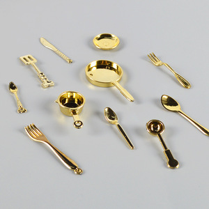 Mini-cuillères, fourchettes, pots et modèles de vaisselle en plastique DIY, jouets de cuisine miniatures pour jeux d'imitation. - Product Image 1